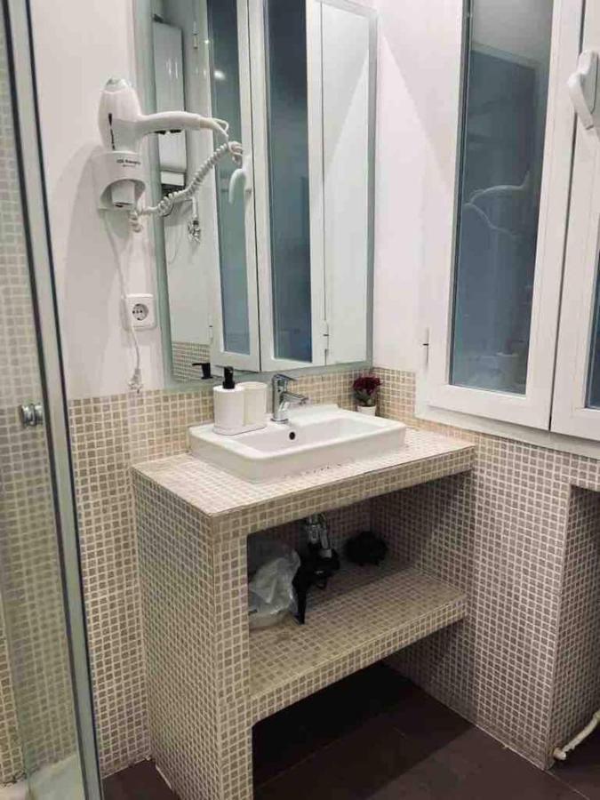 Excelente Piso De 3 Habitaciones En La Latina Madrid Eksteriør billede