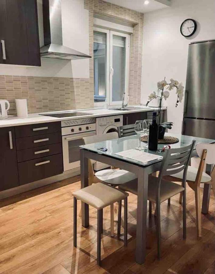 Excelente Piso De 3 Habitaciones En La Latina Madrid Eksteriør billede