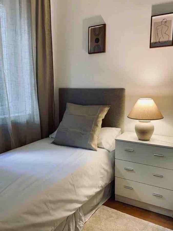 Excelente Piso De 3 Habitaciones En La Latina Madrid Eksteriør billede